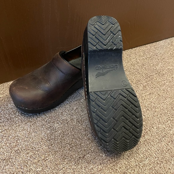 Dansko nursing shoes - Picture 2 of 2